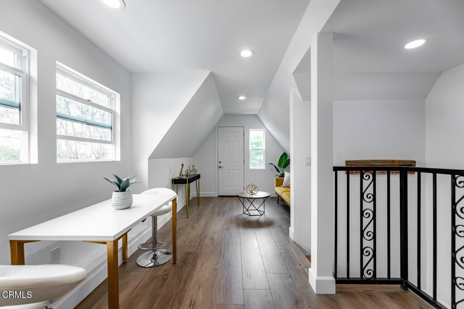 Glendale Condo: 1161 Ruberta Avenue