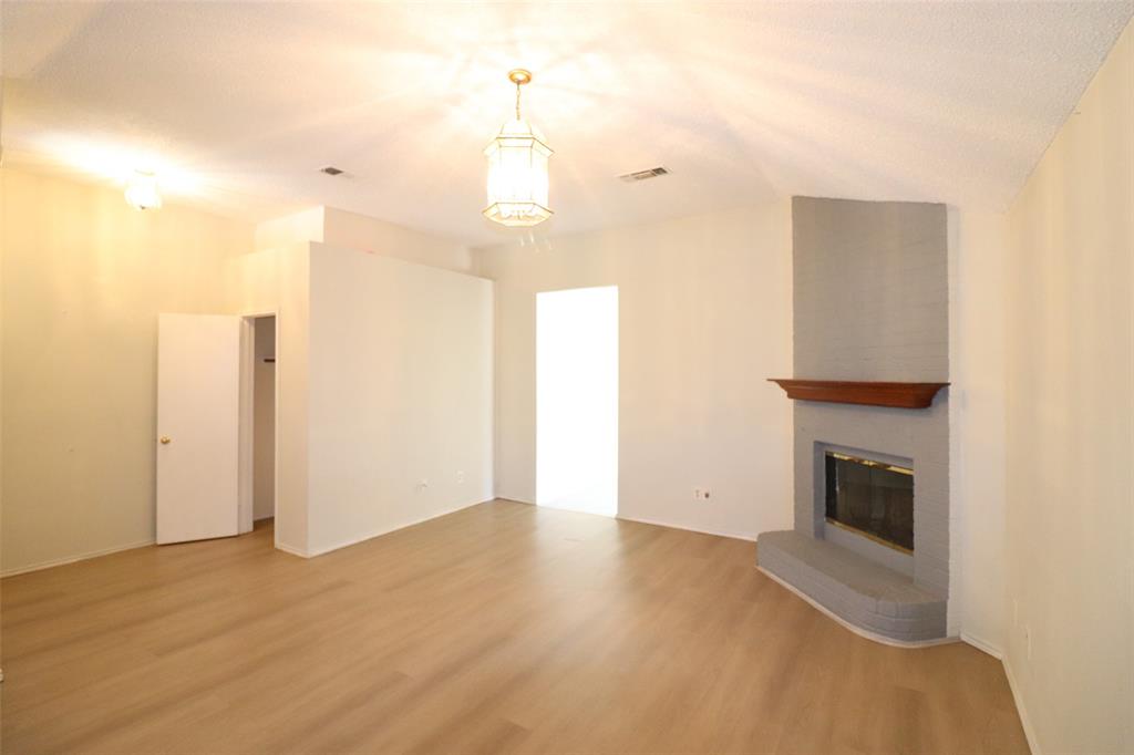 Arlington Condo: 958 Tennessee Trail