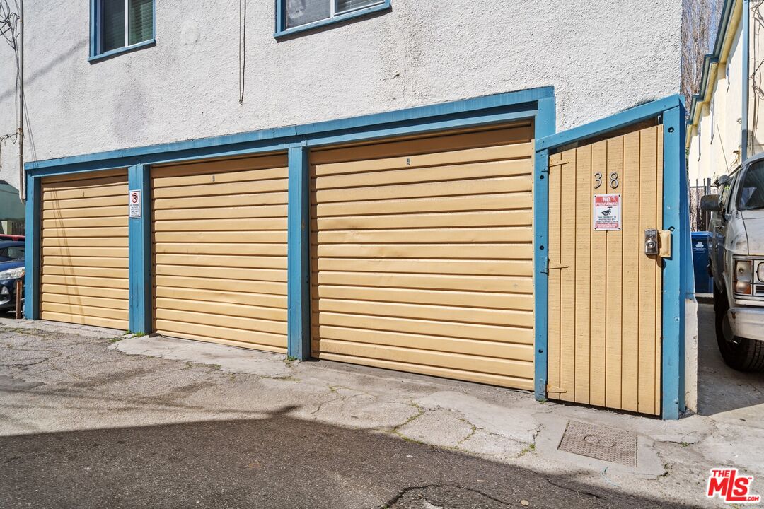 Venice Condo: 38 20th Avenue