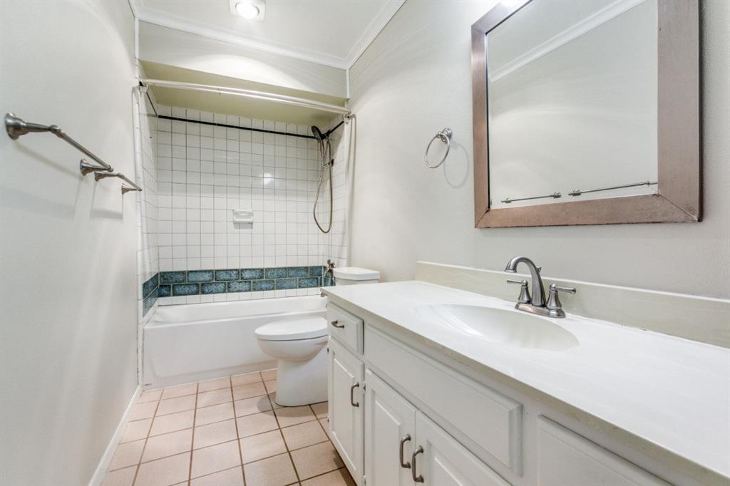 Richardson Condo: 2000 Geneva Drive