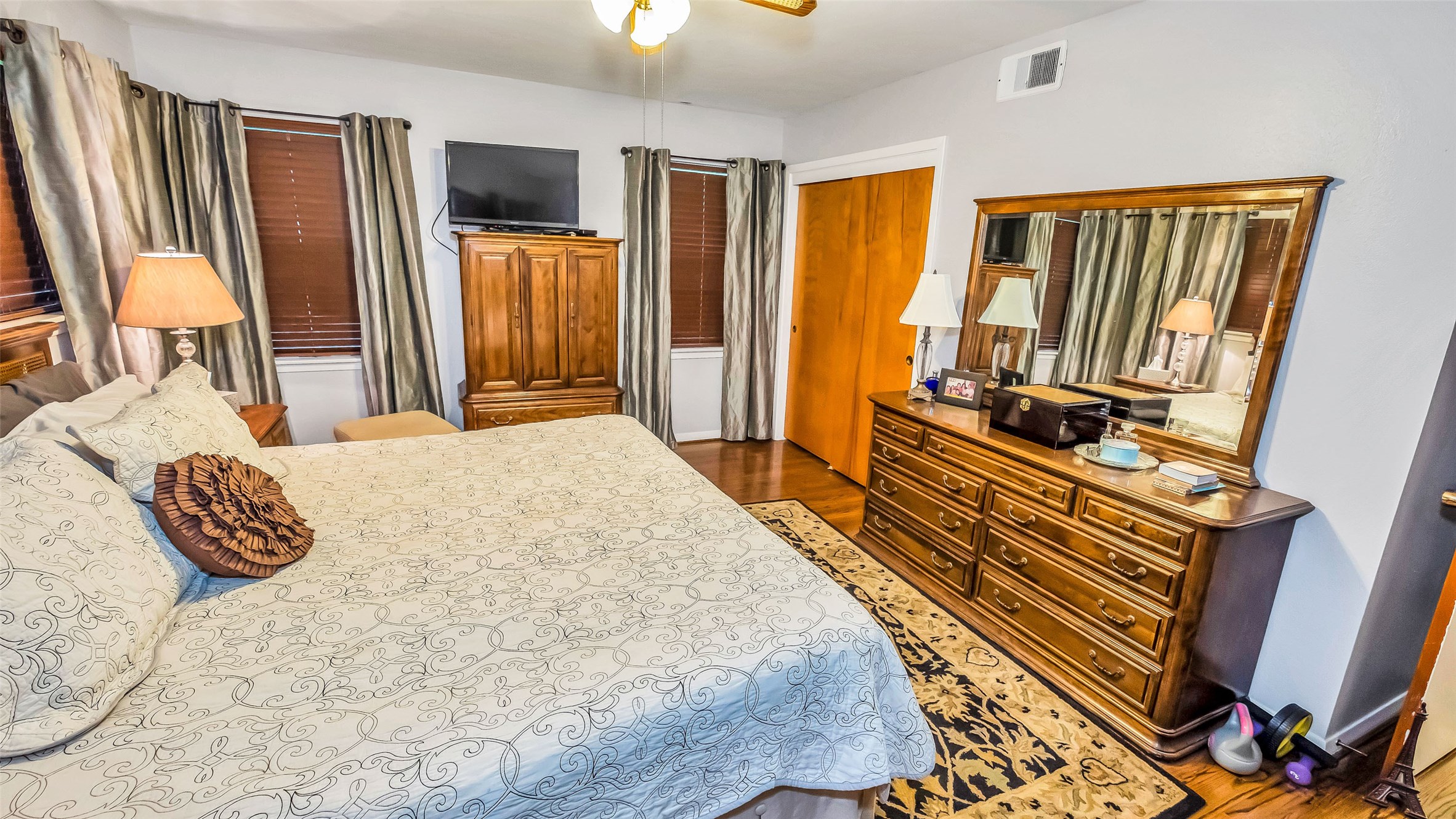 Houston Condo: 7919 Montglen Drive