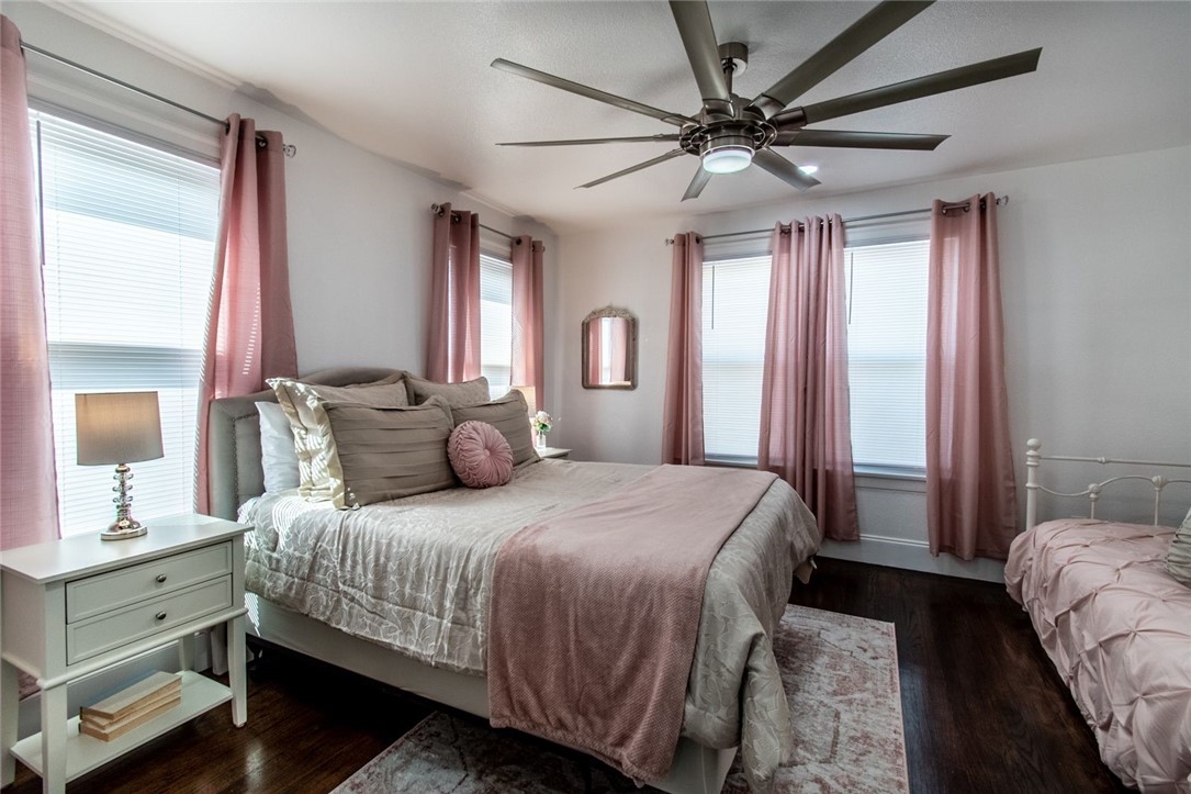 Corpus Christi Condo: 1117 Ocean Drive