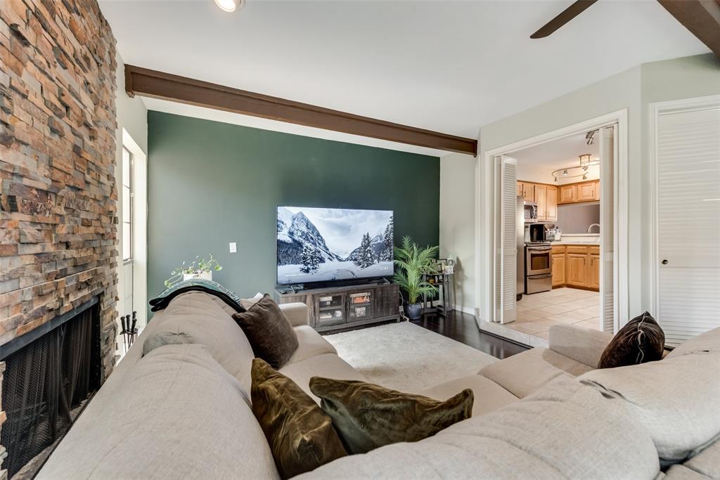 Irving Condo: 2652 Entrada Boulevard