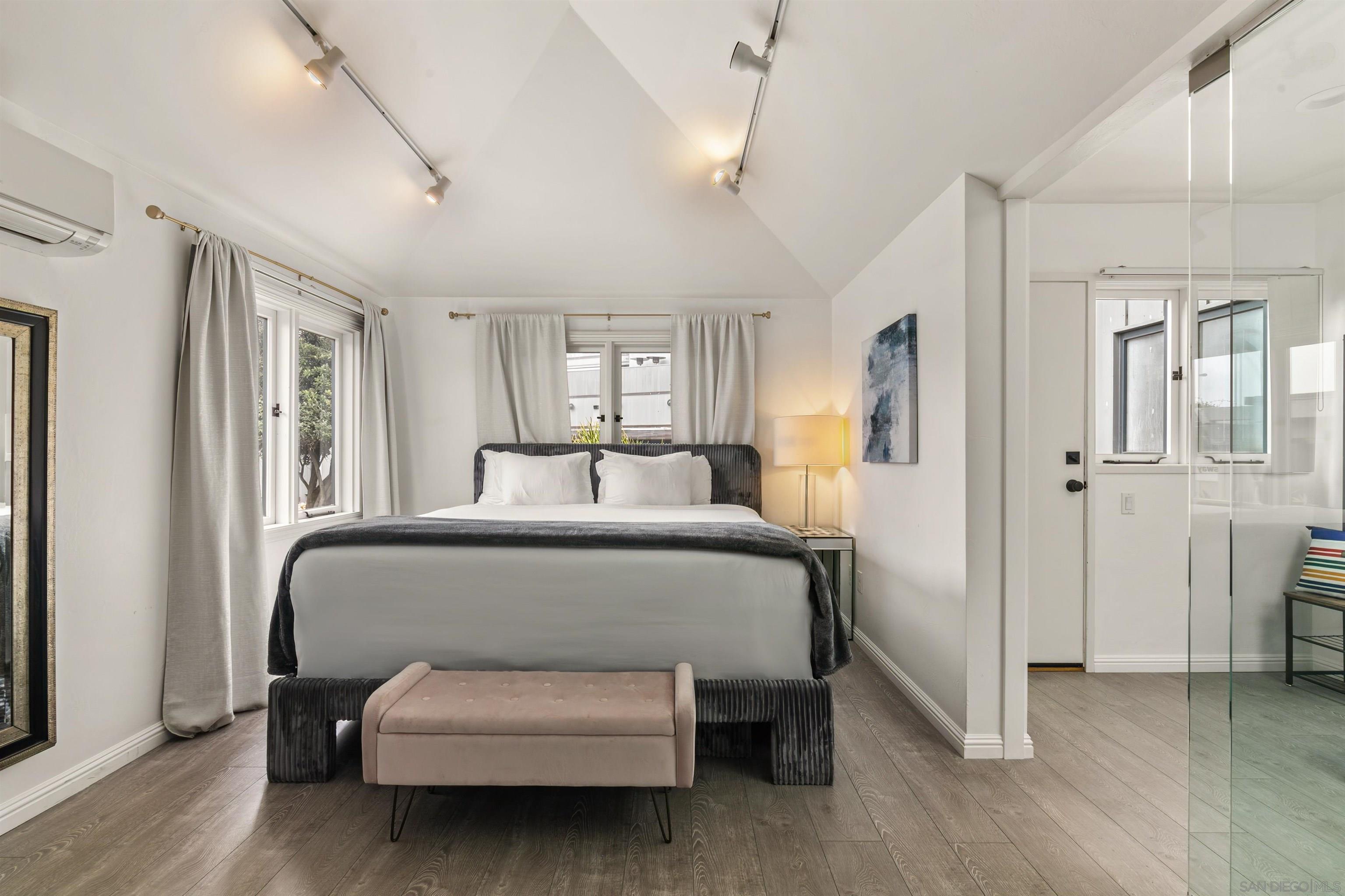 La Jolla Condo: 1264 Prospect Street