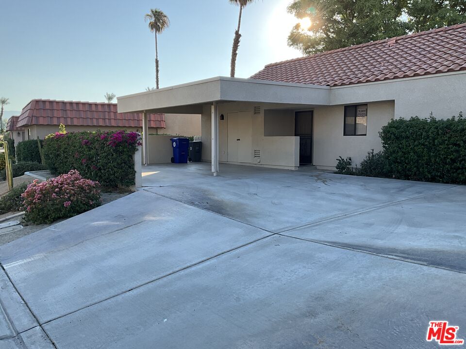 Palm Desert Condo: 41726 Resorter Boulevard
