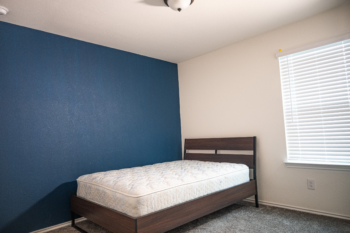 Manor Condo: 13808 Eleanor Roosevelt Street