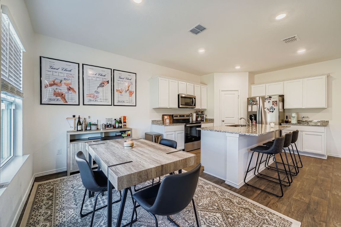 Manor Condo: 18421 Cremello Drive