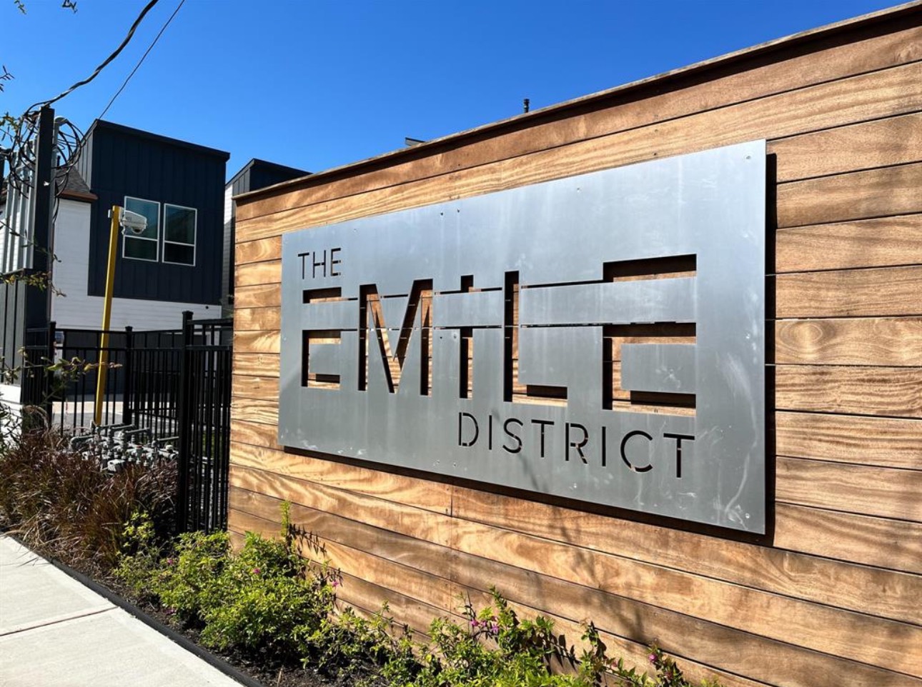 Houston Condo: 719 Emile Street