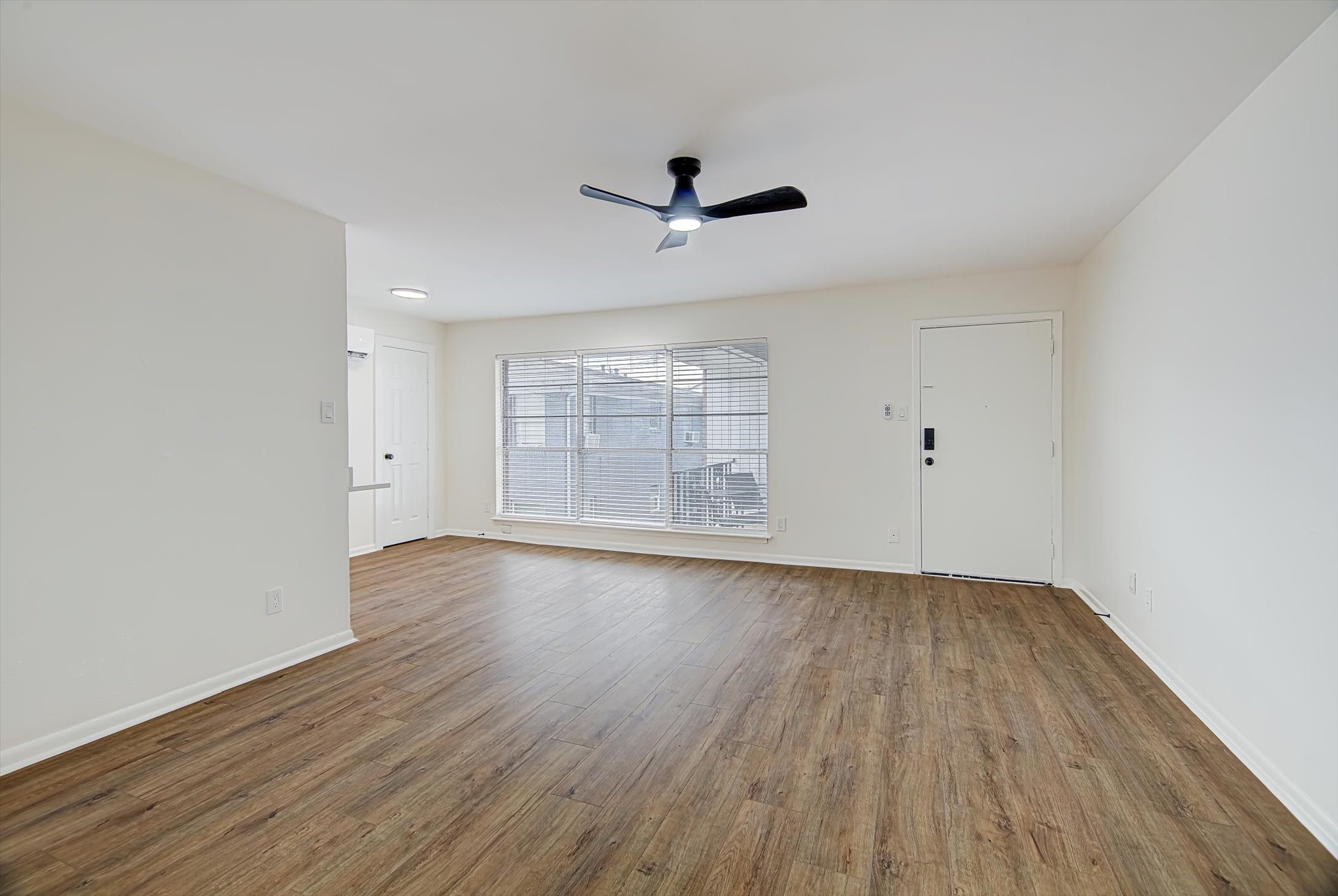 Houston Condo: 1915 McDuffie Street