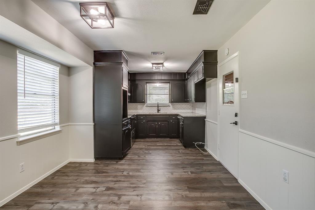 Burleson Condo: 317 Northwest Suzanne Terrace