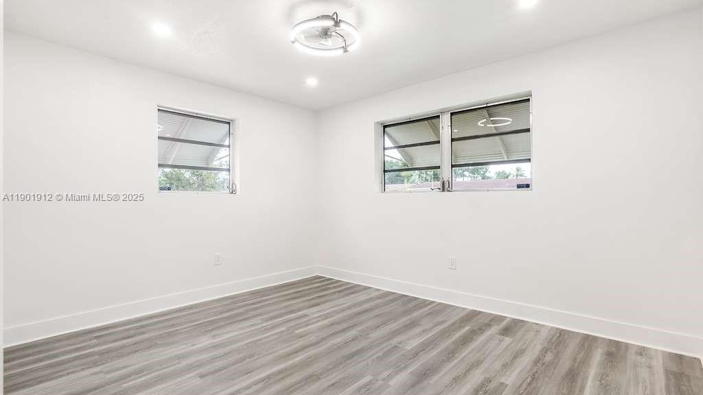 Miramar Condo: Miramar Park