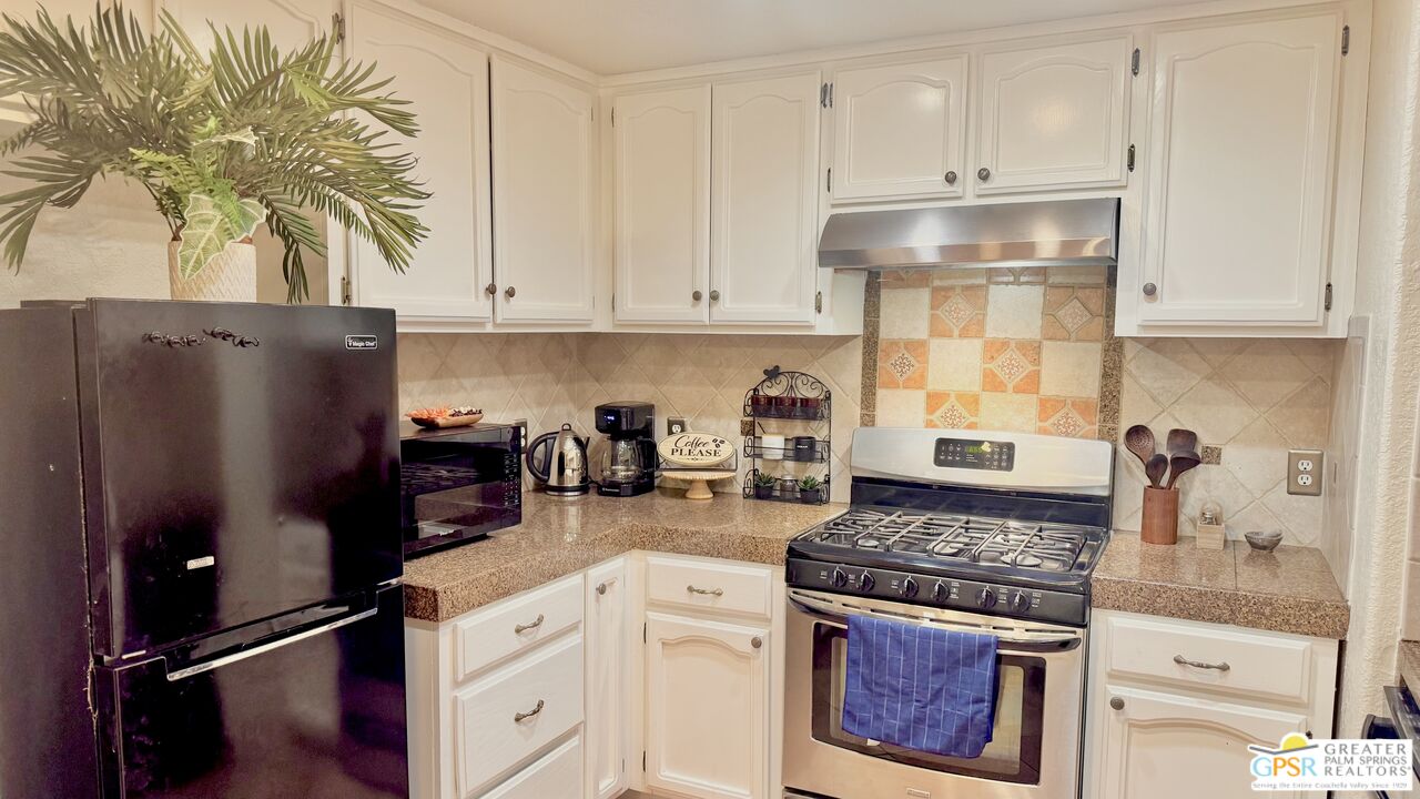 La Quinta Condo: 51905 Avenida Rubio