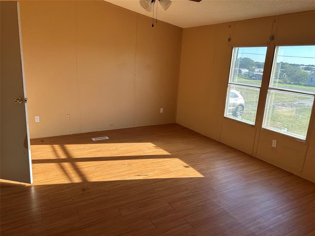 Springtown Condo: 118 Hilltop Meadows Drive