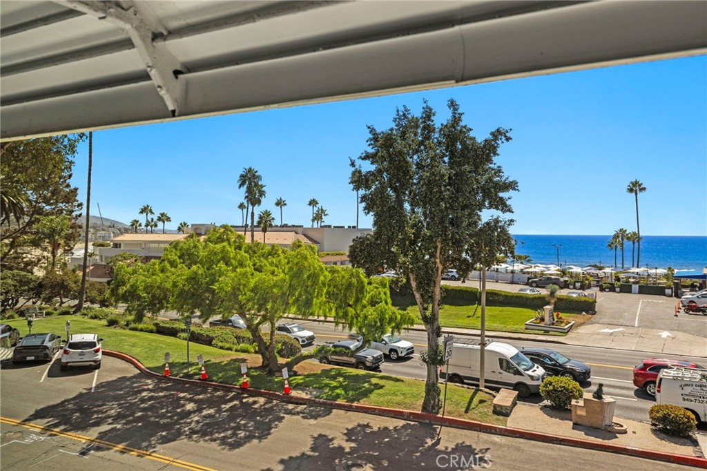 Laguna Beach Condo: 245 Aster Street