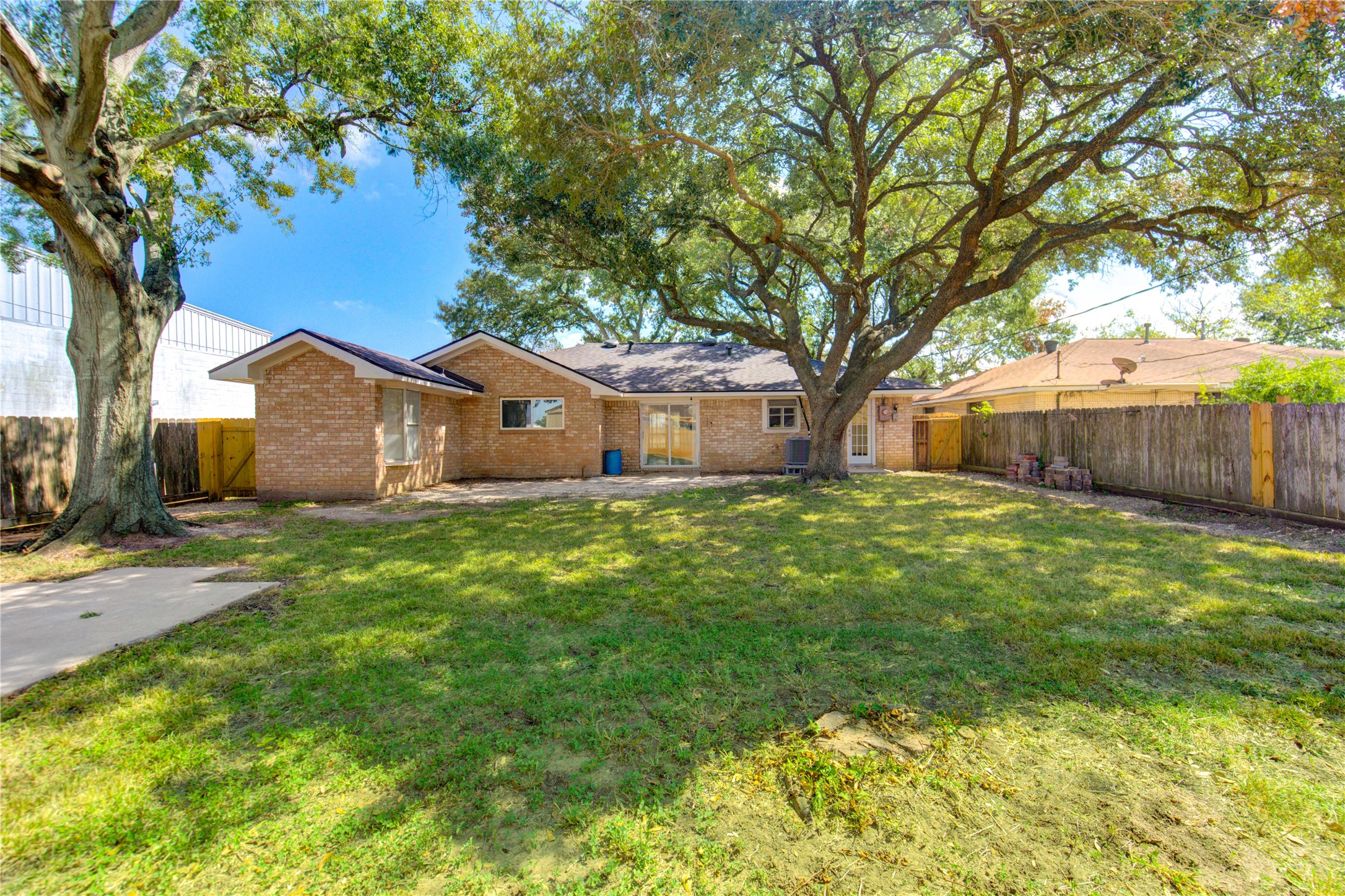 Rosenberg Condo: 1120 Mahlmann Street