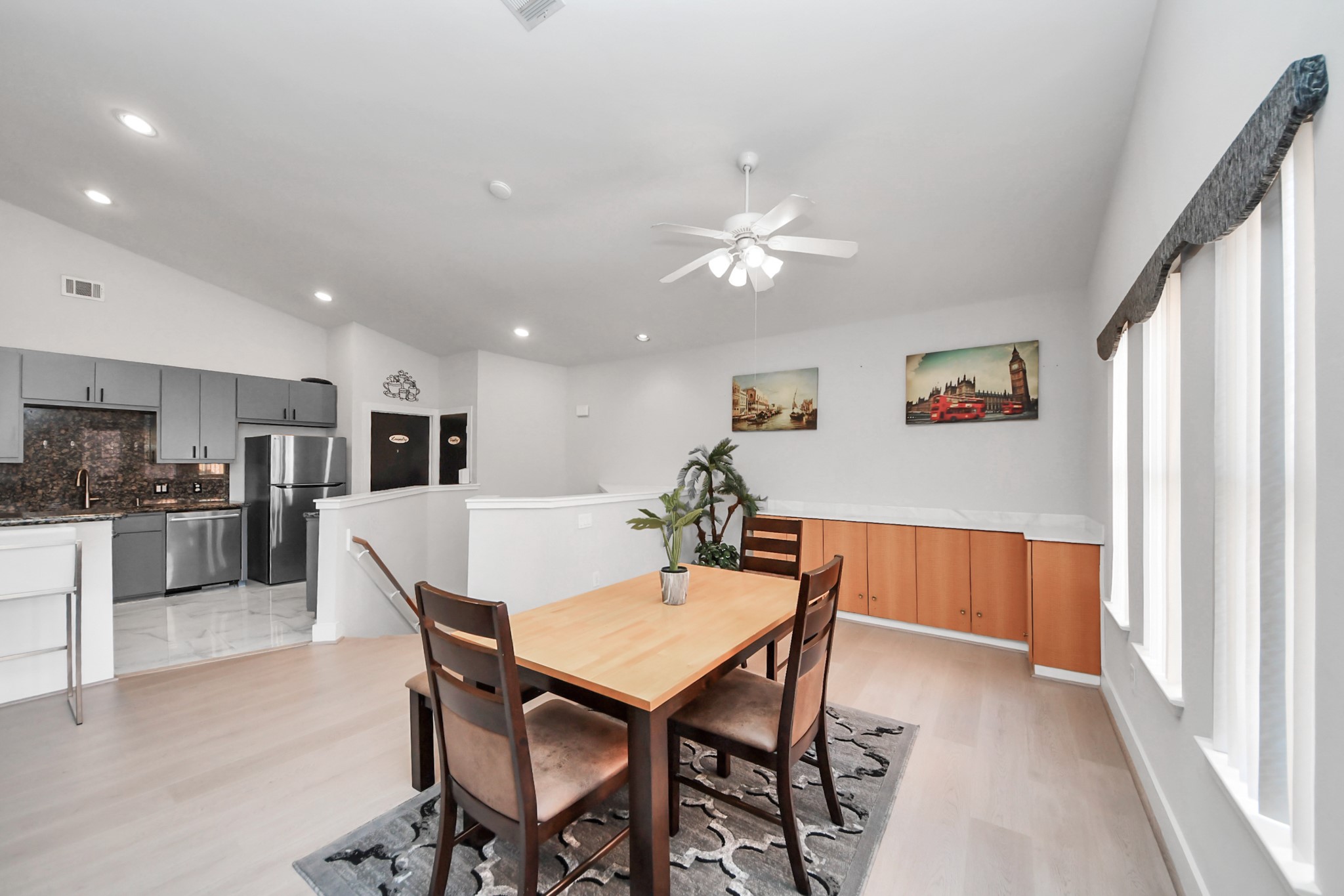 Houston Condo: 9715 Riddlewood Lane