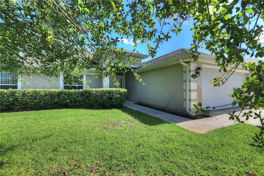 Sebastian Condo: 113 Drake Way