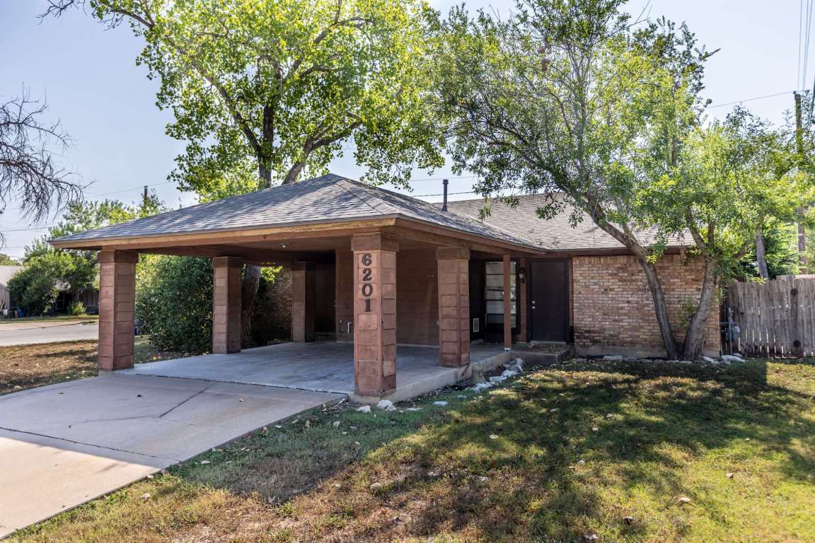 Austin Condo: 6201 Berkett Cove