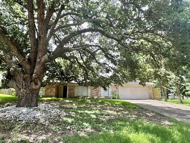 Montgomery Condo: 12315 Hawthorne Drive