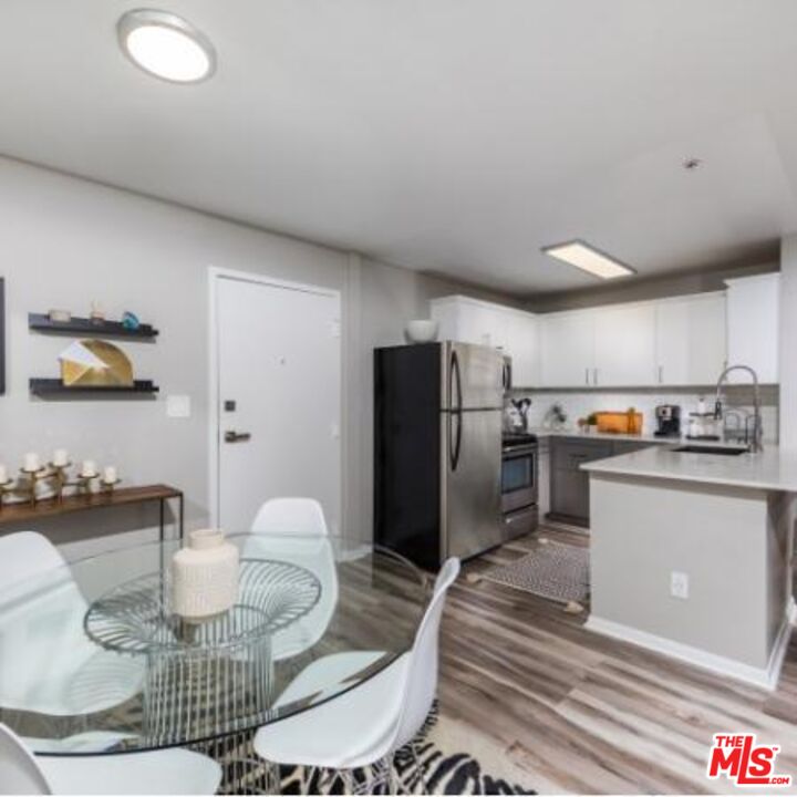 Long Beach Condo: 245 Pine Avenue