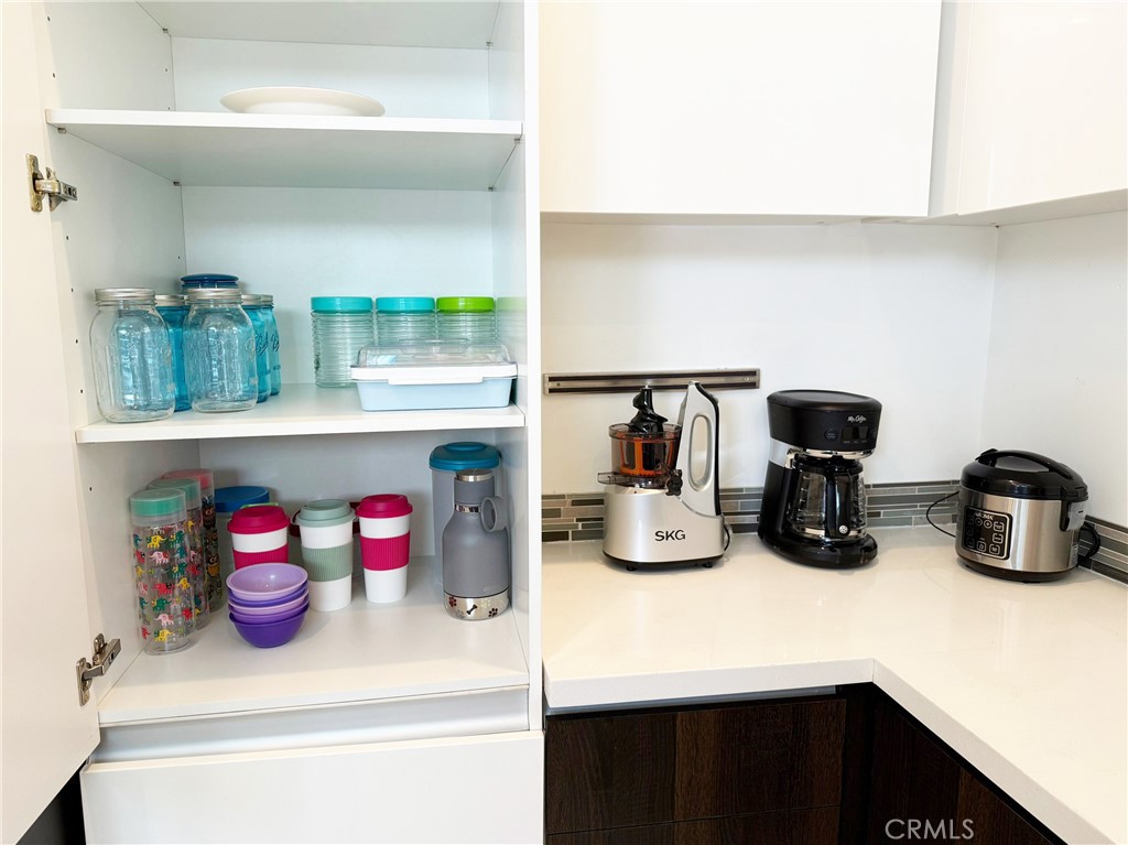 Long Beach Condo: 137 West 6th Street