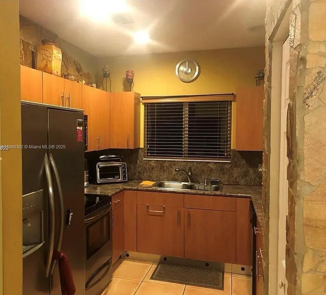 Homestead Condo: 4143 Northeast 9th Street