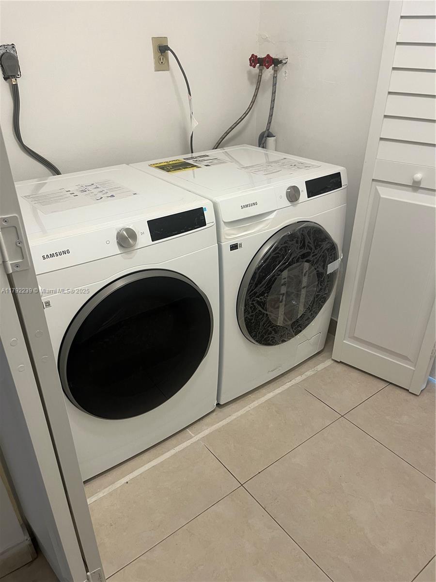 Doral Condo: 8290 Lake Drive