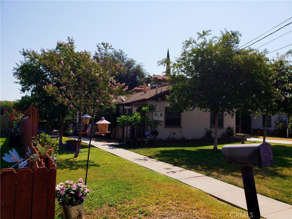 Riverside Condo: 3931 Everest Avenue