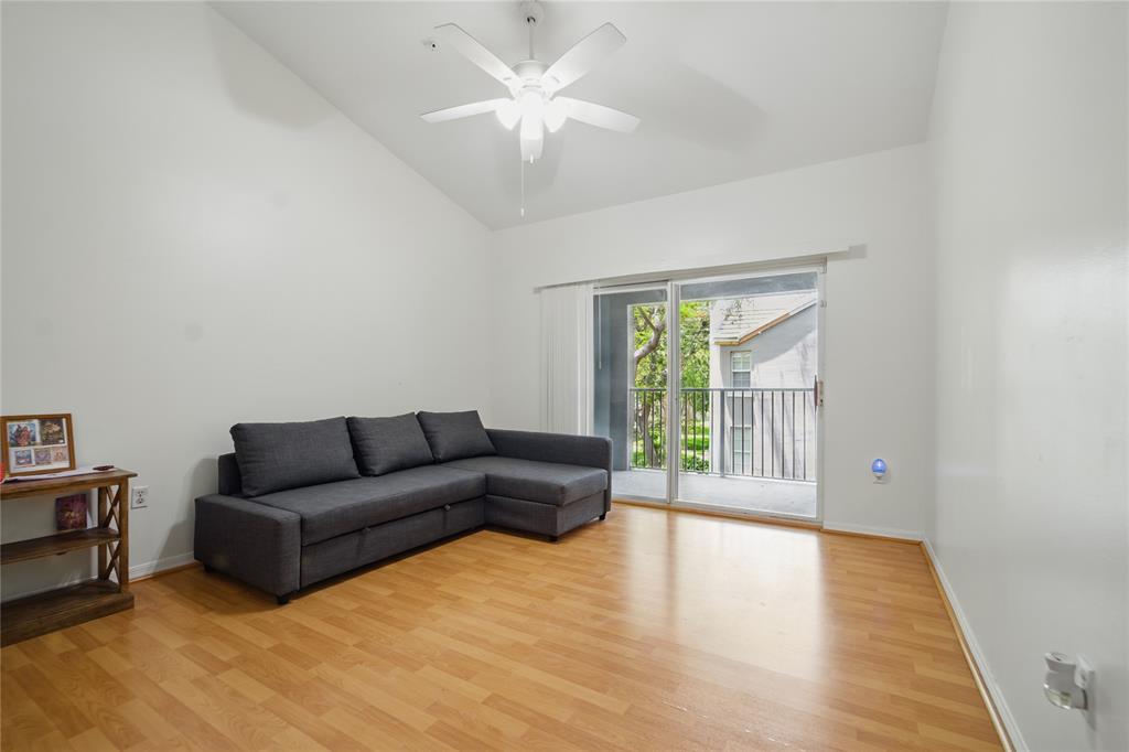 Pembroke Pines Condo: 11133 Southwest 8th Street