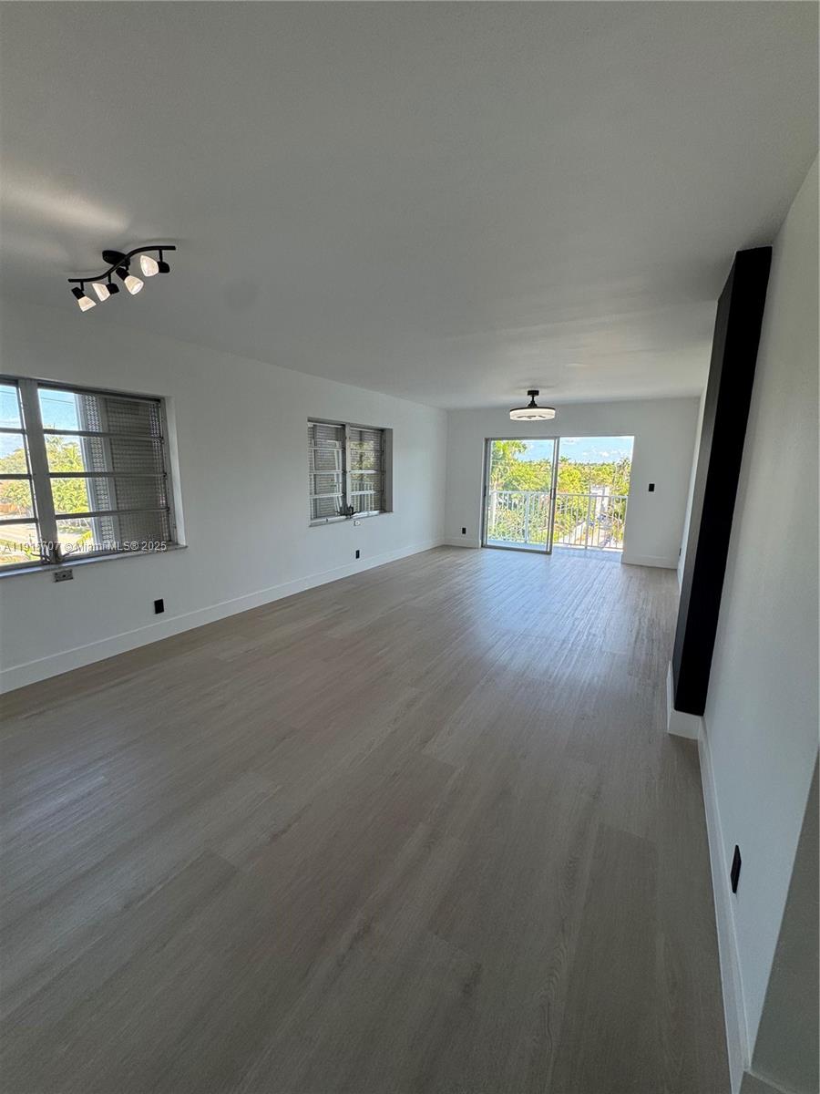 Hollywood Condo: 1701 Washington Street