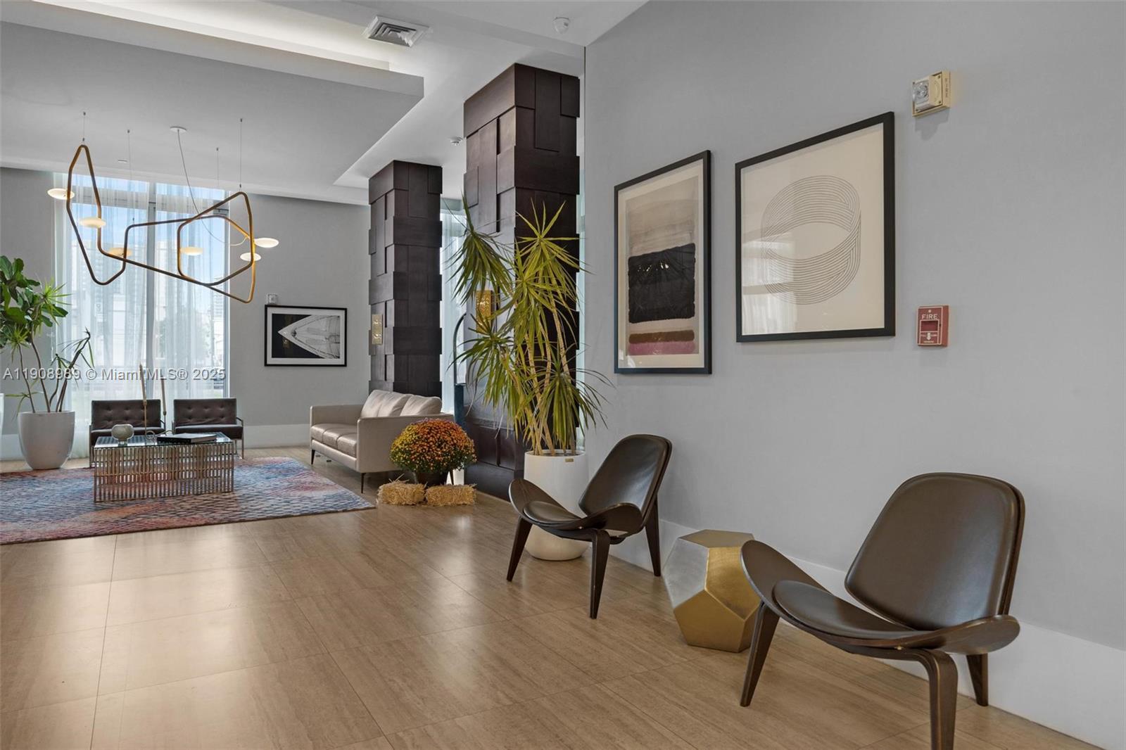 Hollywood Condo: 140 South Dixie Highway