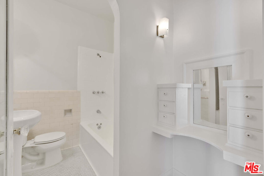 Los Angeles Condo: 5121 1/2 Eagle Rock Boulevard