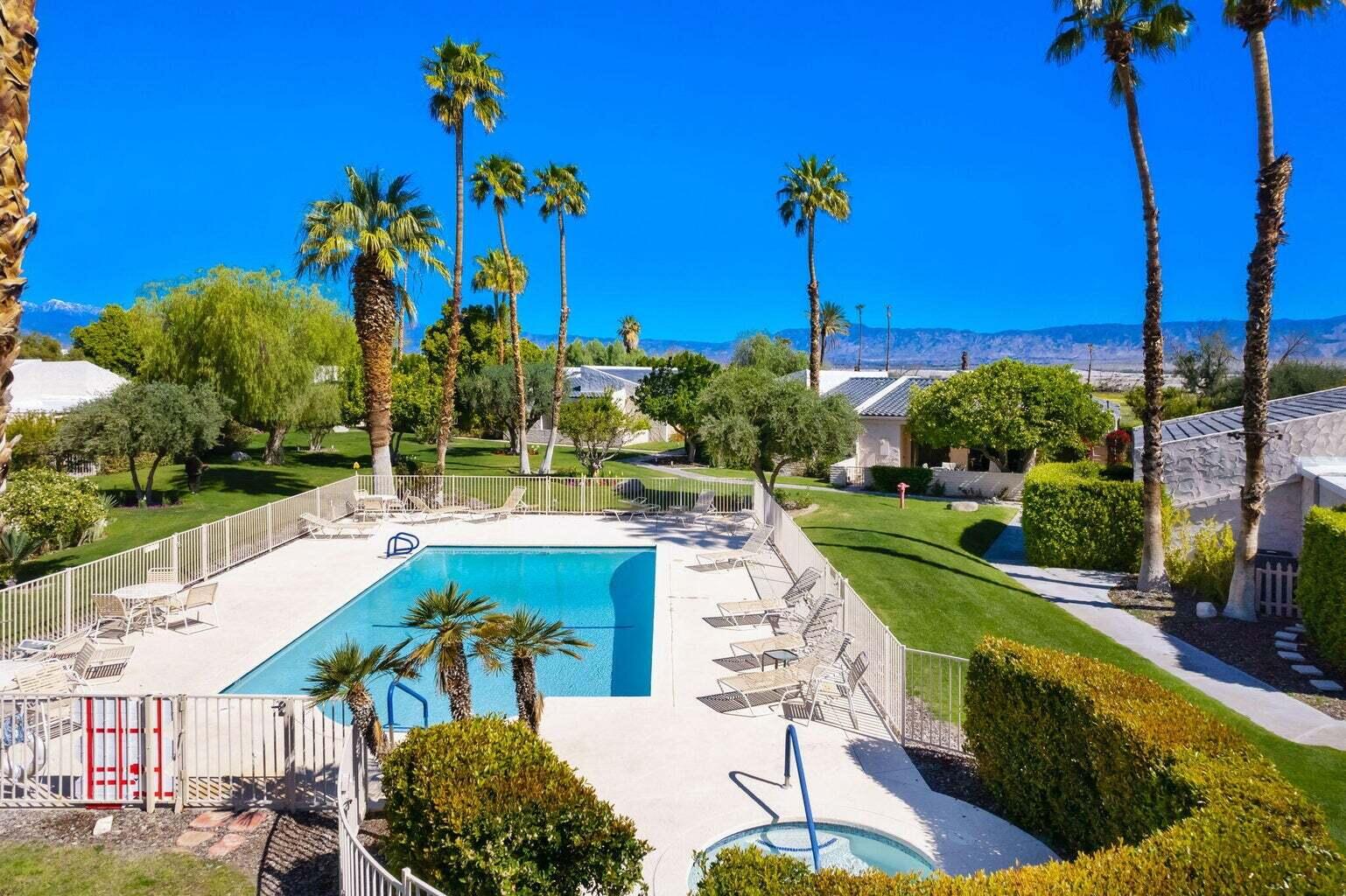 Palm Springs Condo: 2604 North Whitewater Club Drive