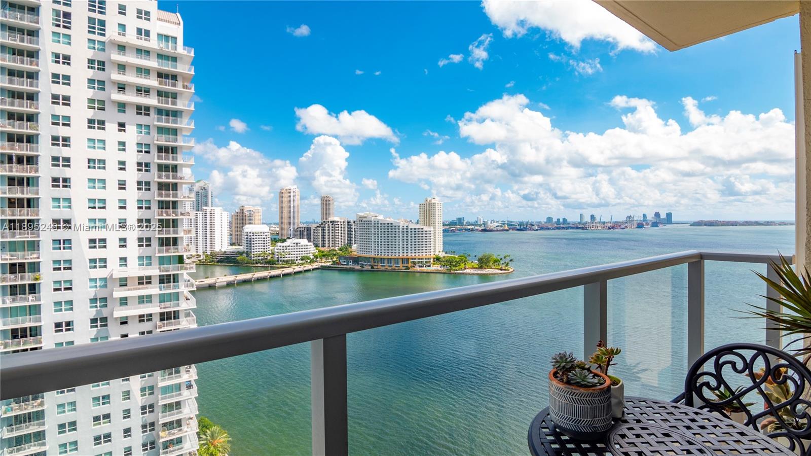 Miami Condo: 1155 Brickell Bay Drive