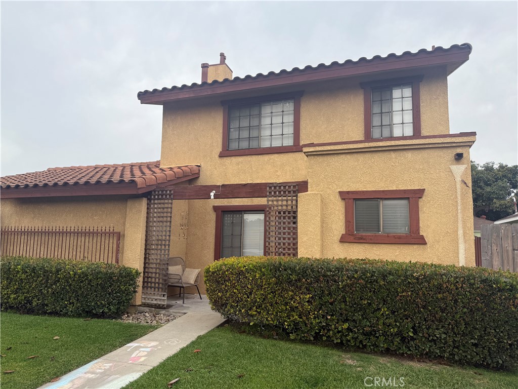 Paramount Condo: 7815 Howe Street