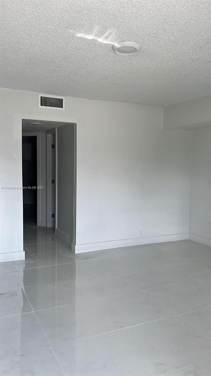 Hollywood Condo: 6051 Arthur Street