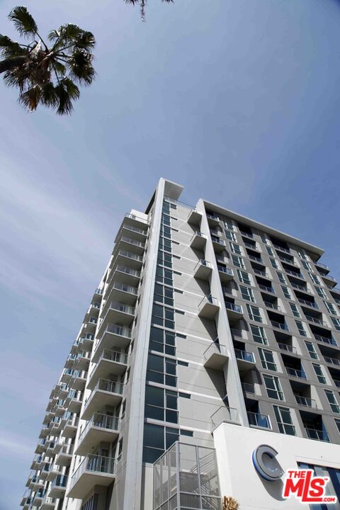 Long Beach Condo: 707 East Ocean Boulevard