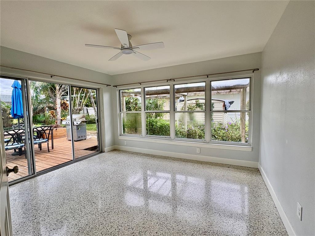 Belleair Beach Condo: 941 Palm Drive