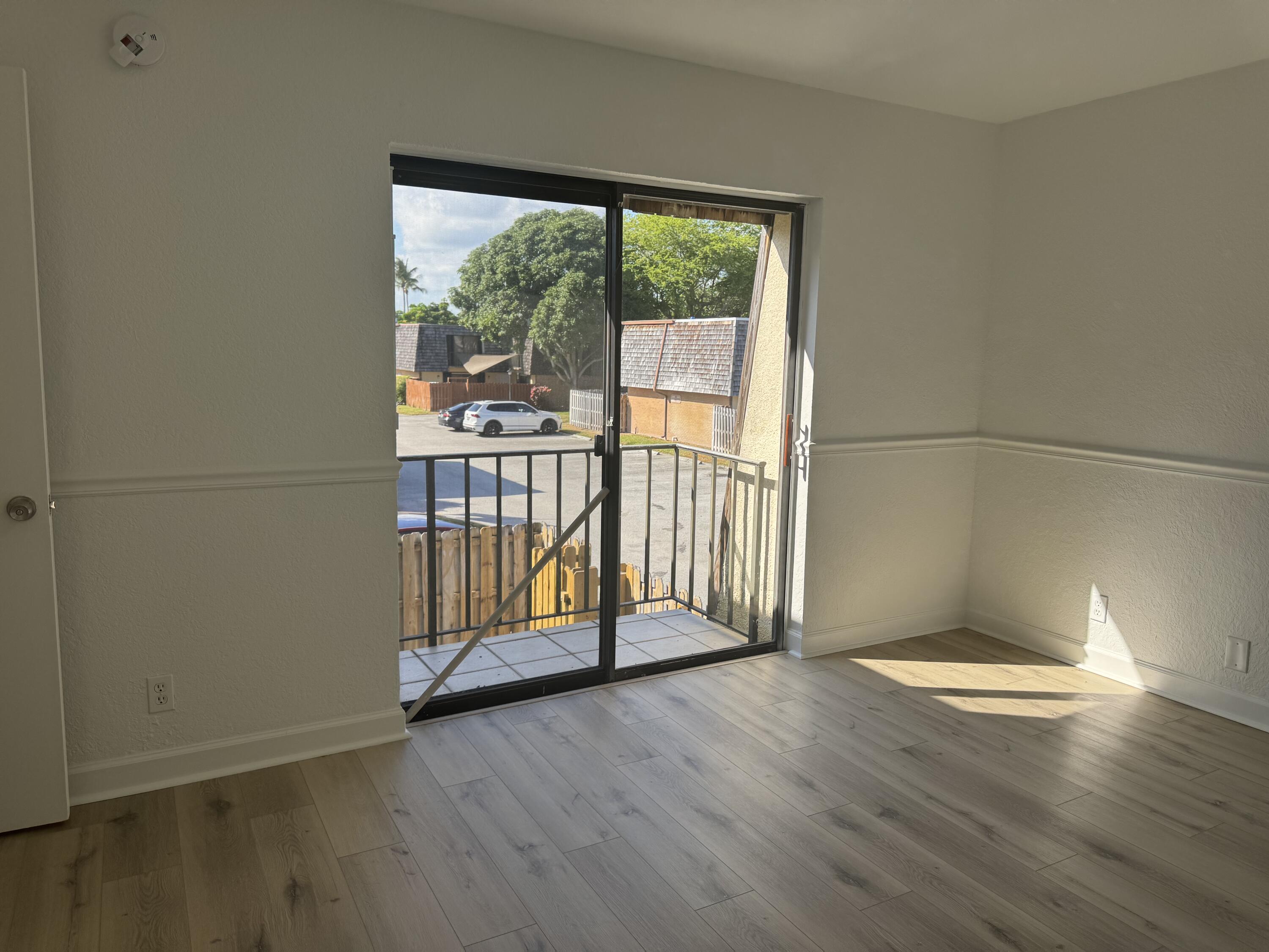 Palm Springs Condo: 172 Lake Arbor Drive