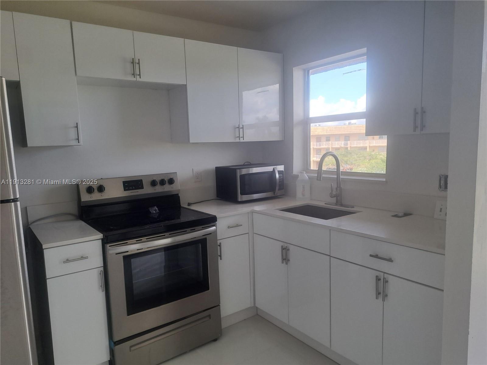 Sunrise Condo: 8225 Sunrise Lakes Boulevard