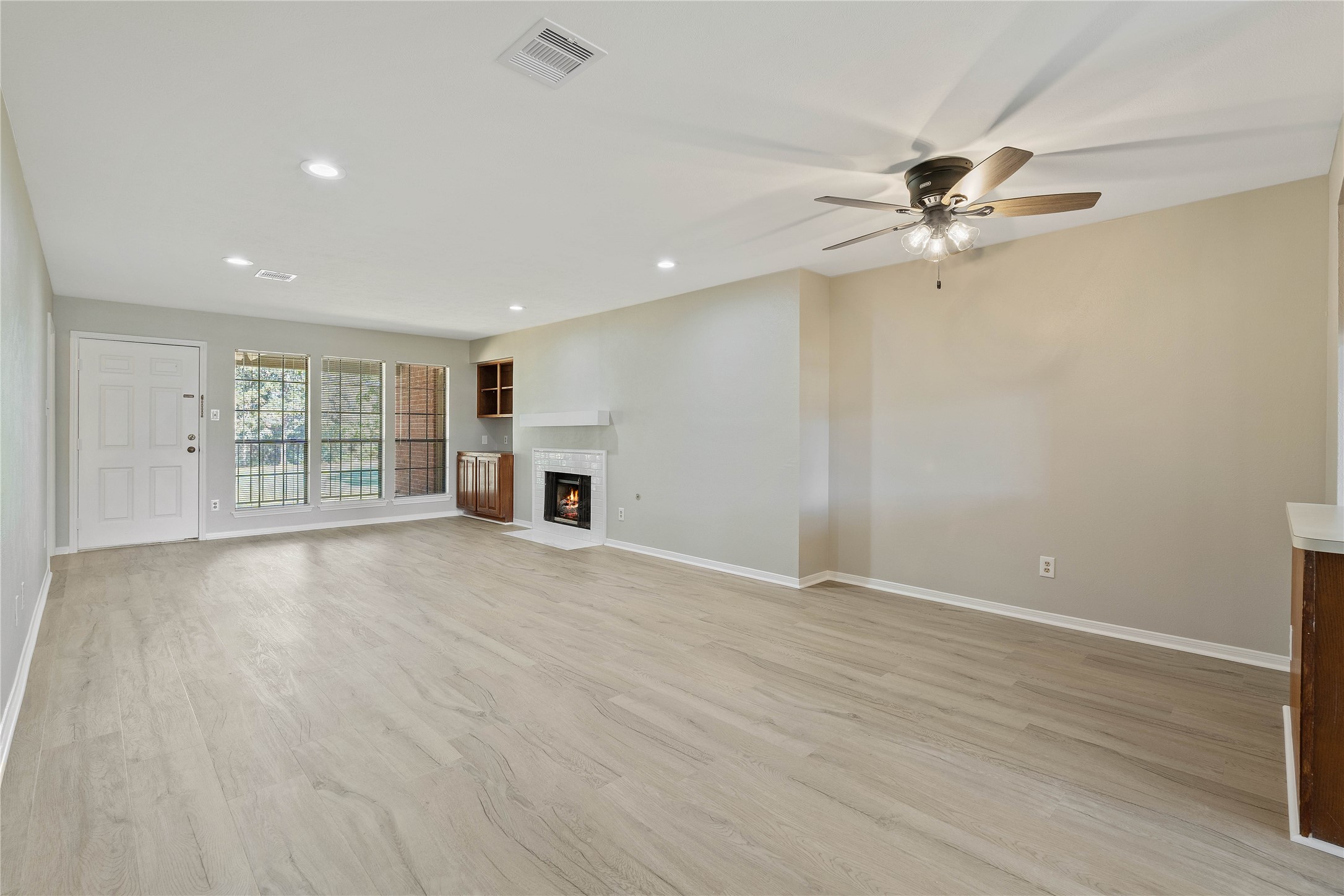 Conroe Condo: 200 Panorama Drive