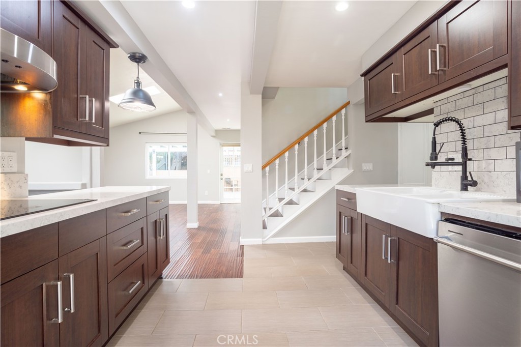 Chatsworth Condo: 7450 Webb Road