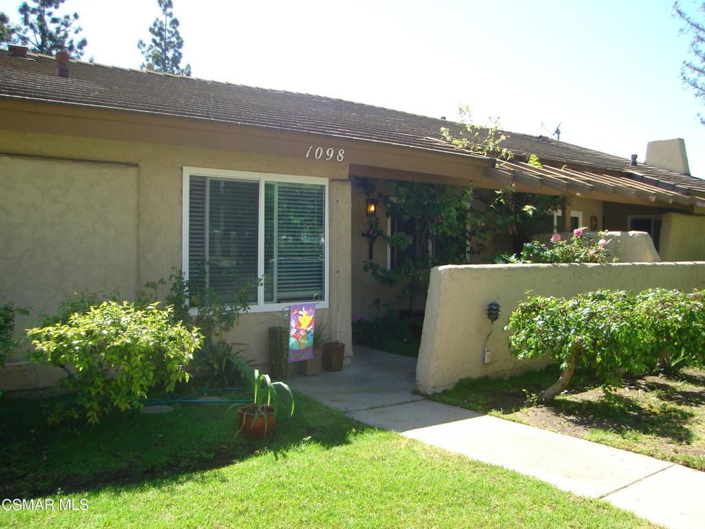 Westlake Village Condo: 1098 Glenbridge Circle