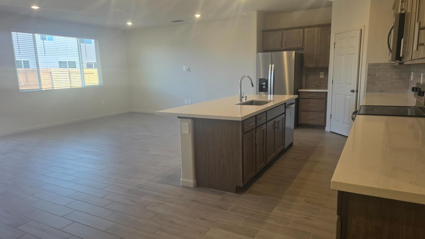 Manteca Condo: 1797 Eagle River Avenue