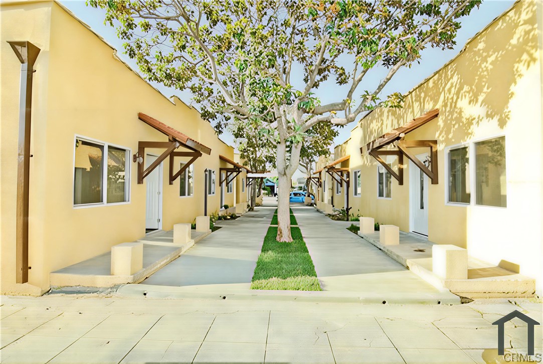 Los Angeles Condo: 622 West 59th Place