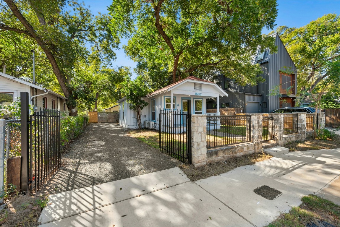 Austin Condo: 1507 Holly Street