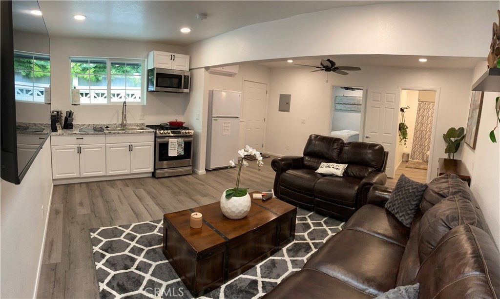 Upland Condo: 723 North Quince Avenue