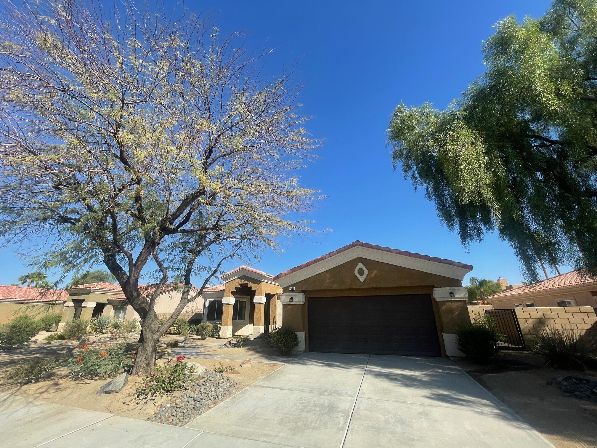 Palm Desert Condo: 74082 Daisy Lane