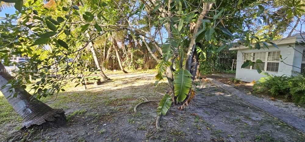 Oakland Park Condo: 161 Northwest 40th Street