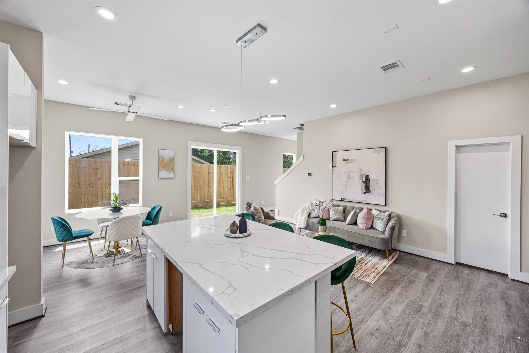 Houston Condo: 853 Prosper Street